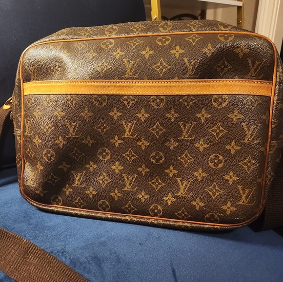 Louis Vuitton Other - 🎉 Host Pick: Louis Vuitton Reporter GM